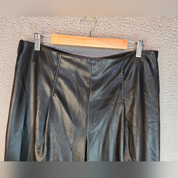 DKNY Black Faux Leather Pant Womens Sz L High Waist Tapered Leg  Stretch Comfor - Picture 2 of 12